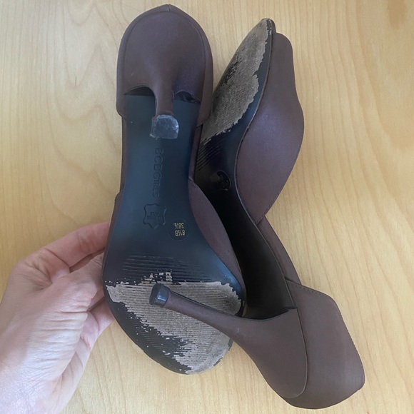 🍫 Chocolate Satin BCBG Heels Sz 8.5 D’Orsay Pumps Open-Toe Dress Shoes - Picture 4 of 4